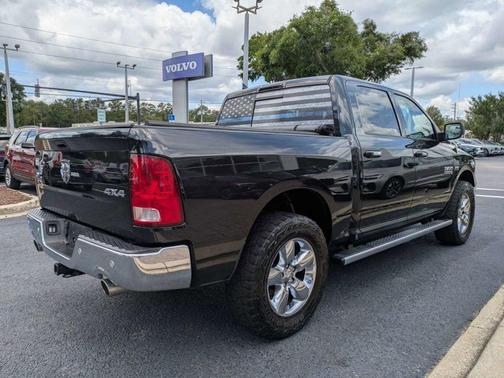 Brilliant Black Crystal Pearlcoat 2018 RAM 1500 Big Horn