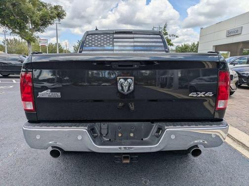 Brilliant Black Crystal Pearlcoat 2018 RAM 1500 Big Horn