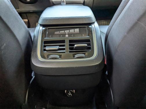 2018 Volvo XC90 T6 Momentum