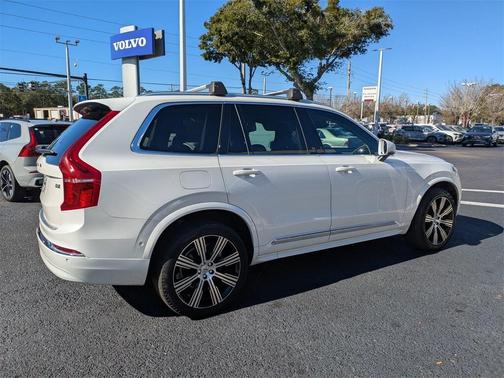 2023 Volvo XC90 B6 Ultimate 6-Seater