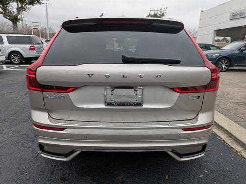 2026 Volvo XC60 B5 Plus