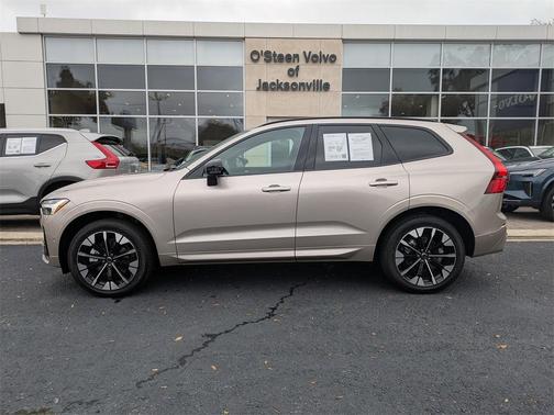 2026 Volvo XC60 B5 Plus