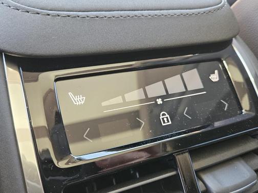 2025 Volvo XC90 Plug-In Hybrid T8 Ultra 6-Seater