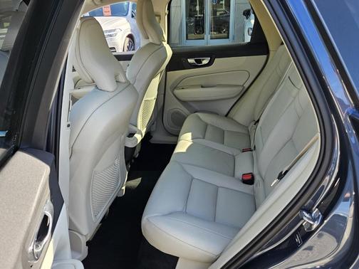 2019 Volvo XC60 T5 Momentum