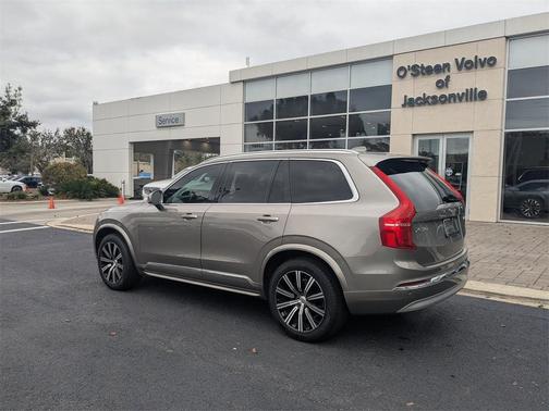 2022 Volvo XC90 T6 Inscription 7 Passenger