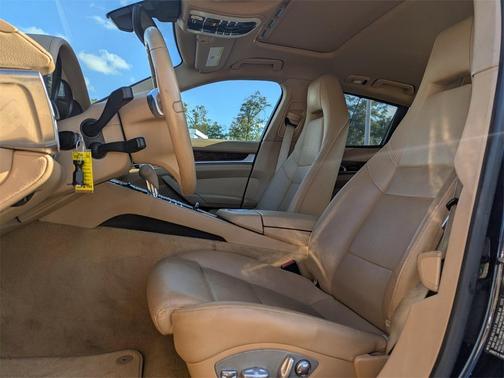 2012 Porsche Panamera 4