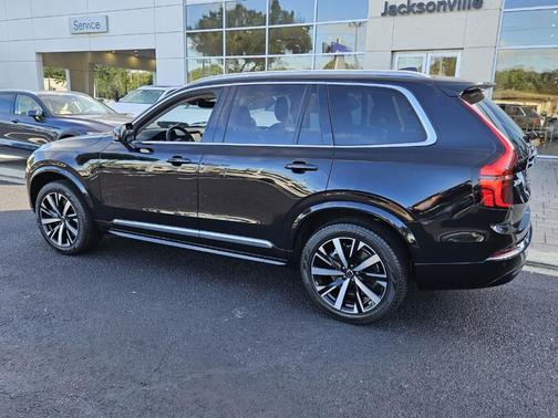 2025 Volvo XC90 B6 Core