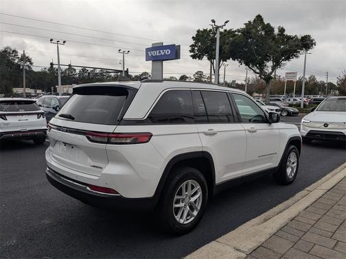 2024 Jeep Grand Cherokee Laredo