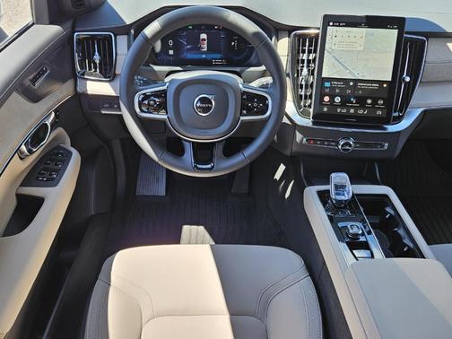 2025 Volvo XC90 Plug-In Hybrid T8 Plus 7-Seater