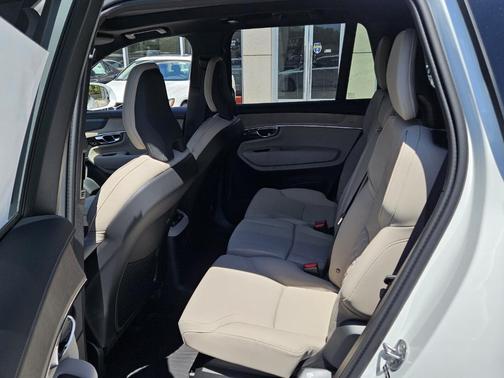 2025 Volvo XC90 Plug-In Hybrid T8 Plus 7-Seater