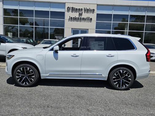 2025 Volvo XC90 Plug-In Hybrid T8 Plus 7-Seater
