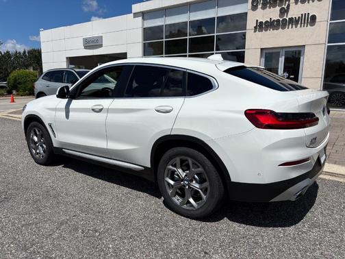 2023 BMW X4 xDrive30i