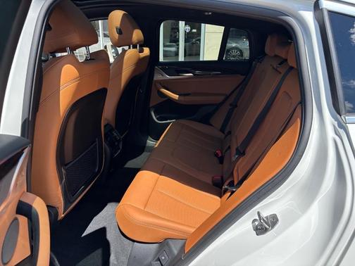 2023 BMW X4 xDrive30i