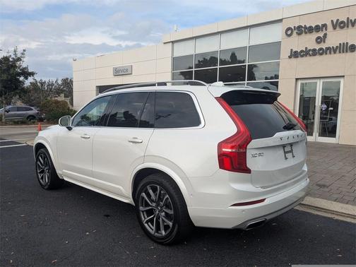 2018 Volvo XC90 T6 Momentum