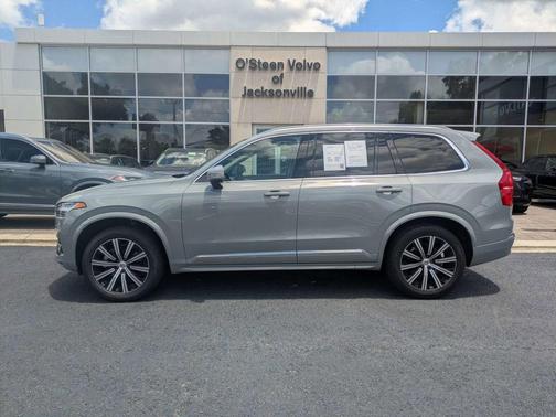 Metallic 2024 Volvo XC90 B5 Plus Bright Theme