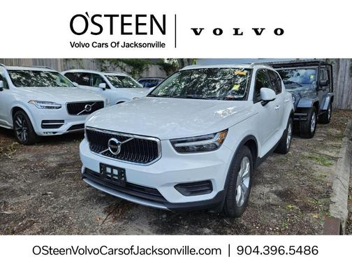 2020 Volvo XC40 T4 Momentum