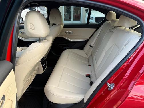 2021 BMW 330 i xDrive