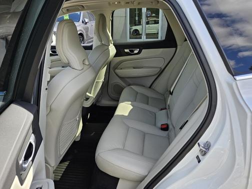 2023 Volvo XC60 B5 Core