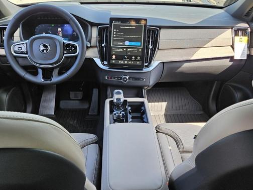 2025 Volvo XC90 Plug-In Hybrid T8 Ultra 7-Seater