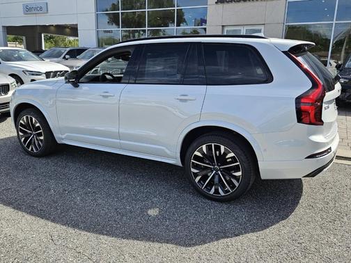 2026 Volvo XC90 B6 Ultra Dark Theme 7-Seater