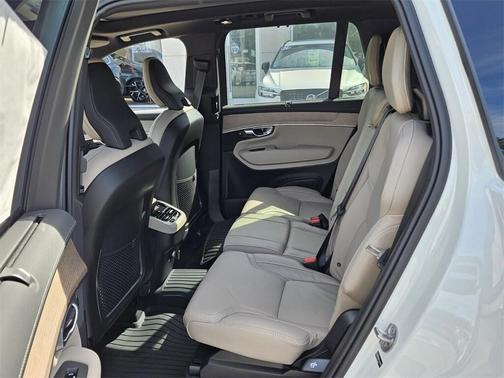 2026 Volvo XC90 B6 Ultra Dark Theme 7-Seater