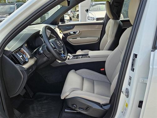 2026 Volvo XC90 B6 Ultra Dark Theme 7-Seater