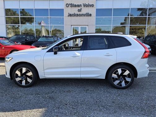 2025 Volvo XC60 Plug-In Hybrid T8 Plus