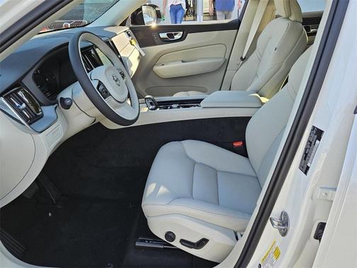 2025 Volvo XC60 Plug-In Hybrid T8 Plus