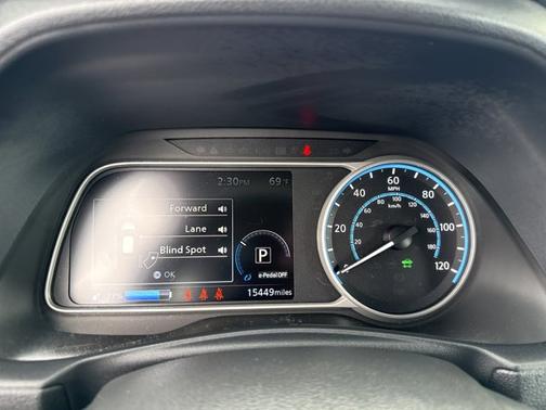 Deep Blue Pearl 2024 Nissan Leaf SV PLUS