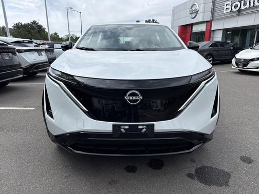 Everest White P 2024 Nissan ARIYA ENGAGE