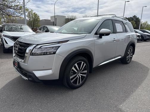 Brilliant Silver Metallic 2024 Nissan Pathfinder Platinum