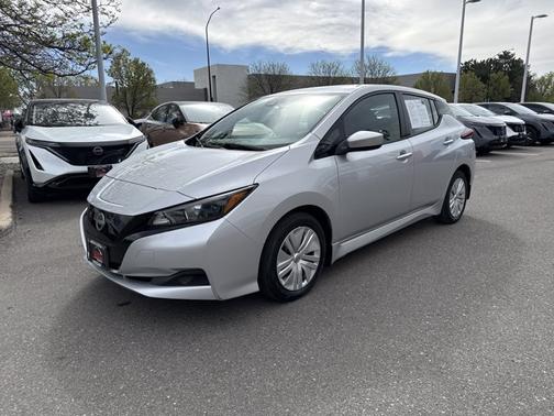 Brilliant Silver Metallic 2024 Nissan Leaf S
