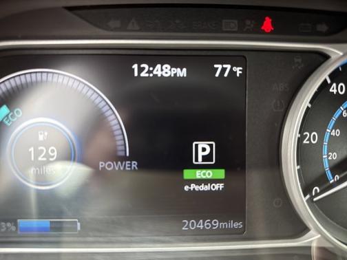 Gun Metallic 2025 Nissan Leaf SV PLUS
