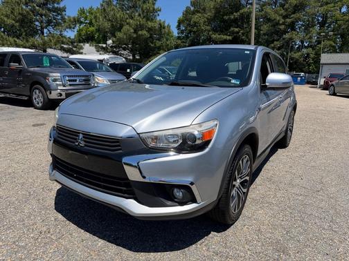 Silver 2017 Mitsubishi Outlander Sport 2.4 SE