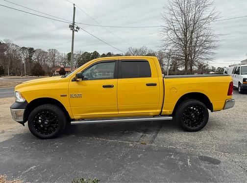 2016 RAM 1500 SLT