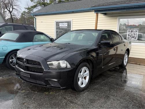 Black 2012 Dodge Charger SE