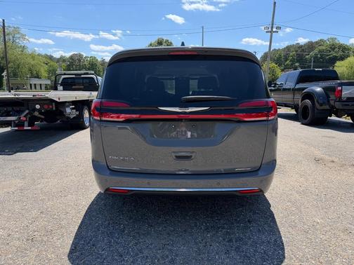 Gray 2021 Chrysler Pacifica Touring-L