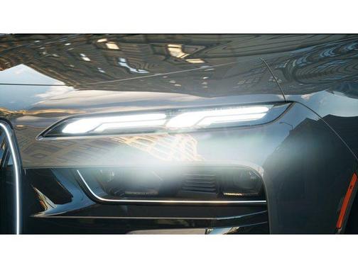 Dravit Grey Metallic 2026 BMW 760 xDrive