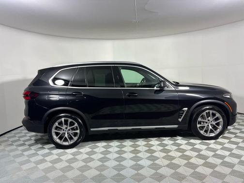 Black Sapphire Metallic 2024 BMW X5 xDrive40i