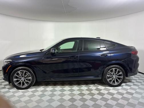 Carbon Black Metallic 2023 BMW X6 xDrive40i