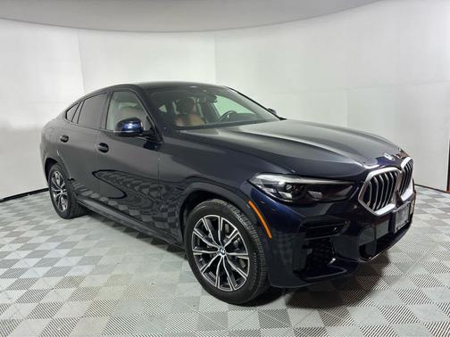 Carbon Black Metallic 2023 BMW X6 xDrive40i