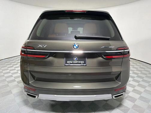 Manhattan Green Metallic 2024 BMW X7 xDrive40i
