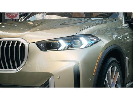 Manhattan Green Metallic 2026 BMW X5 PHEV xDrive50e