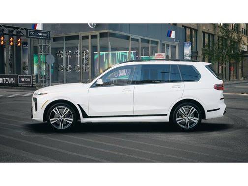 Mineral White Metallic 2026 BMW X7 M60i
