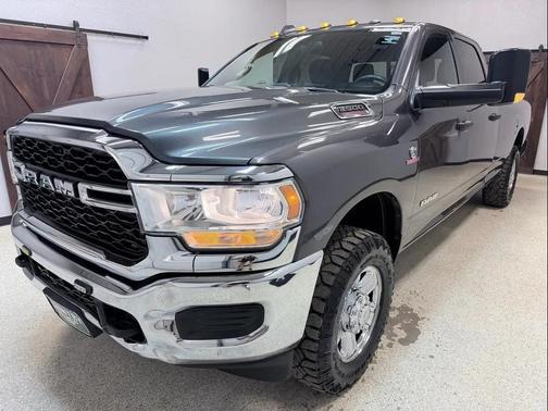 2022 RAM 2500 Tradesman Crew Cab 4x4 8' Box