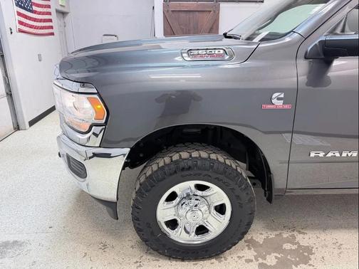 2022 RAM 2500 Tradesman Crew Cab 4x4 8' Box