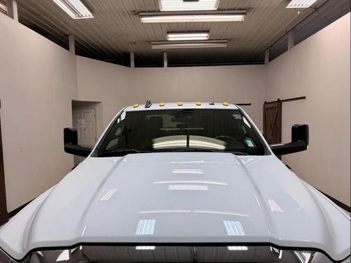 2022 RAM 2500 Tradesman Crew Cab 4x4 8' Box
