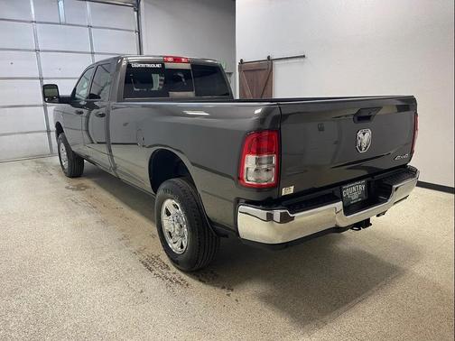 2023 RAM 2500 Tradesman Crew Cab 4x4 8' Box