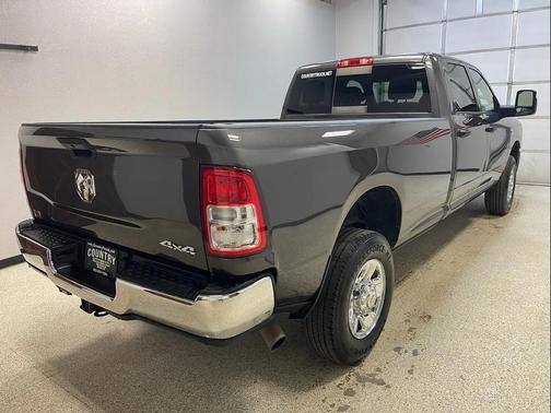 2023 RAM 2500 Tradesman Crew Cab 4x4 8' Box