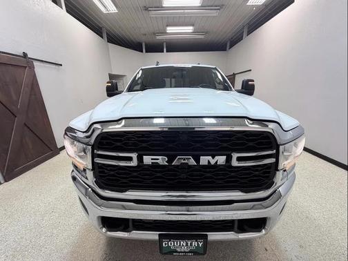2023 RAM 2500 Tradesman Crew Cab 4x4 8' Box